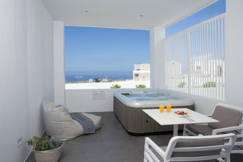 Hostal May Seven Suites - Adults Only