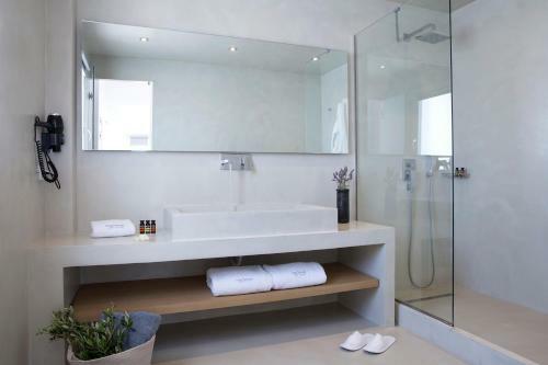 Hostal May Seven Suites - Adults Only