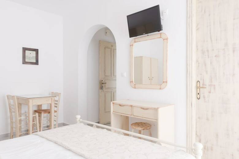 Fragias Studios & Apartments