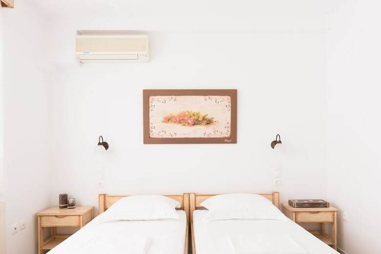 Fragias Studios & Apartments