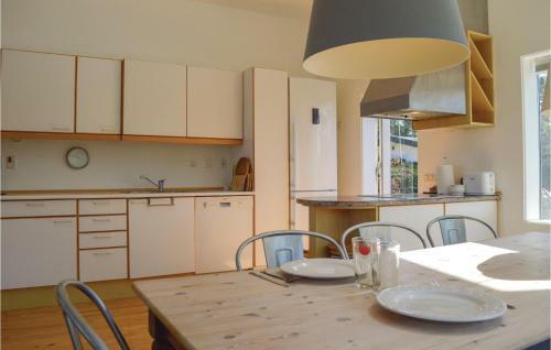 Three-bedroom Holiday Home In Hundested
