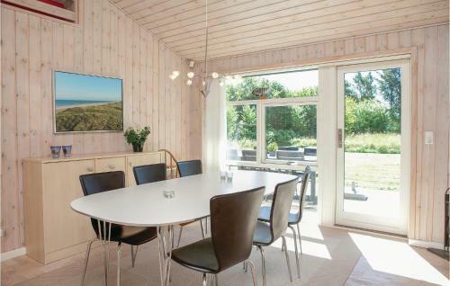 Three-bedroom Holiday Home In Lokken