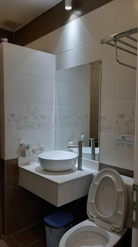 Hotel Kh�ch S?n Mini Khang Th?nh