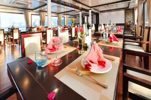 Halong Sapphire Cruise
