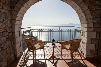 Villa Aeropi
