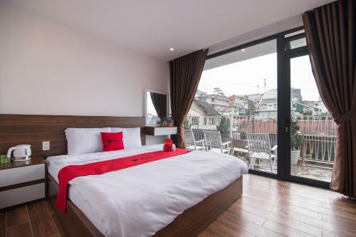 Hotel Reddoorz Near Nha Tho Con Ga