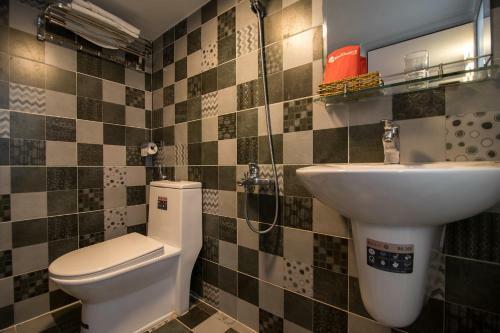 Hotel Reddoorz Near Nha Tho Con Ga