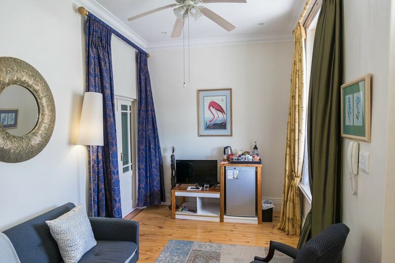 Hostal Ashbourne House Guest House