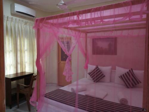 Hostal Heritage Lake View
