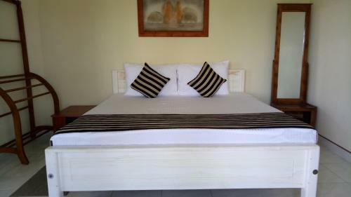 Hostal Heritage Lake View