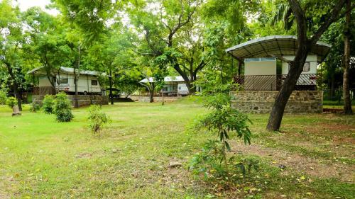 Malwathu Oya Caravan Park