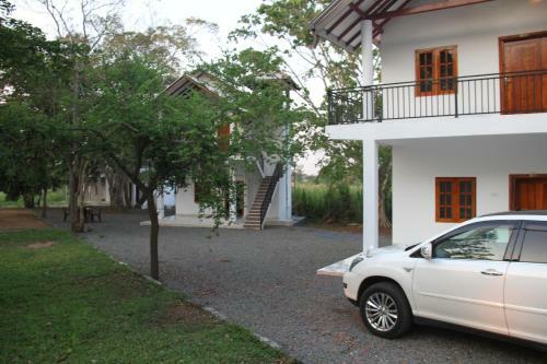 Hotel Andarawewa Nature Resort
