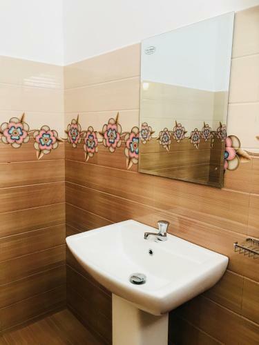 Hostal Royal White Tourist Rest