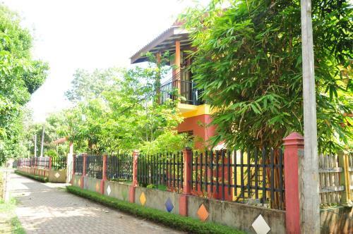 Hotel Suramya Resort