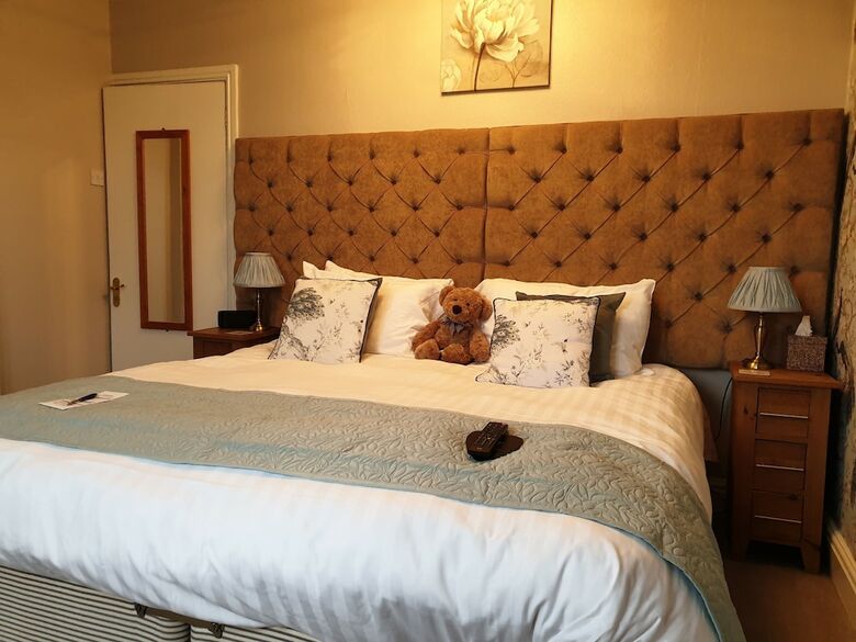 Hostal Montfort Cottage Guest House