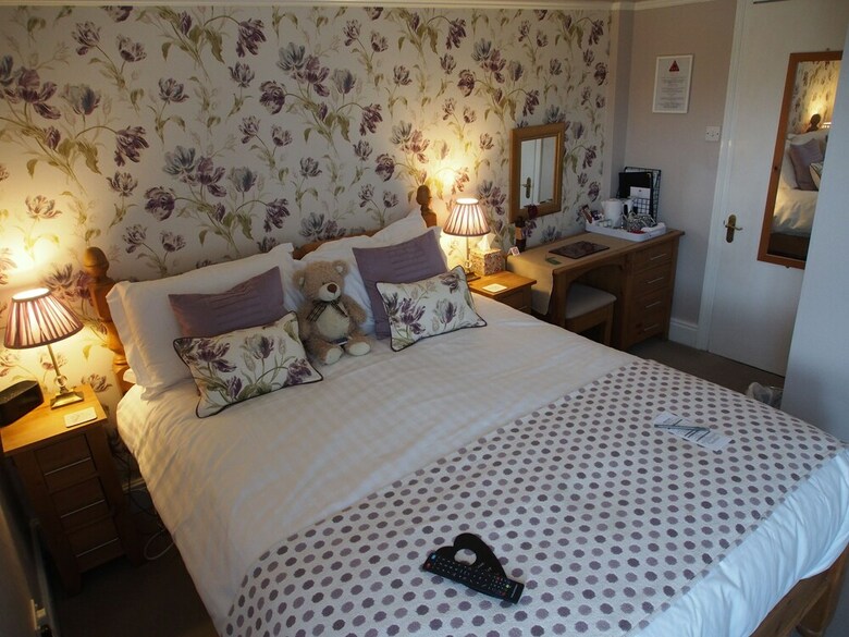 Hostal Montfort Cottage Guest House