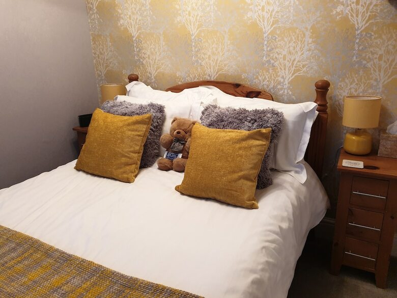 Hostal Montfort Cottage Guest House