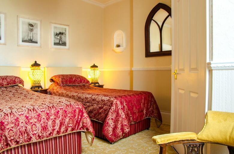 Hostal Hedley Villa Guest House