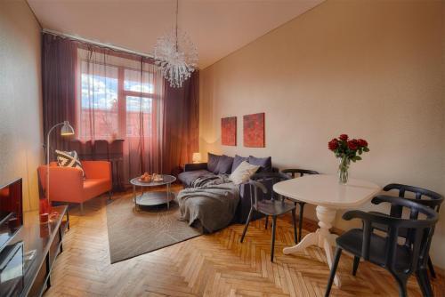 Apartment On Girshmana 19