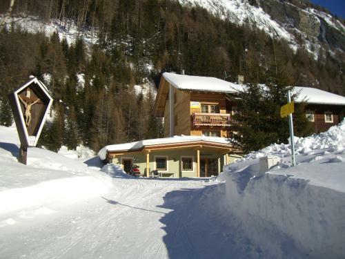 Hostal Landhaus Taurer