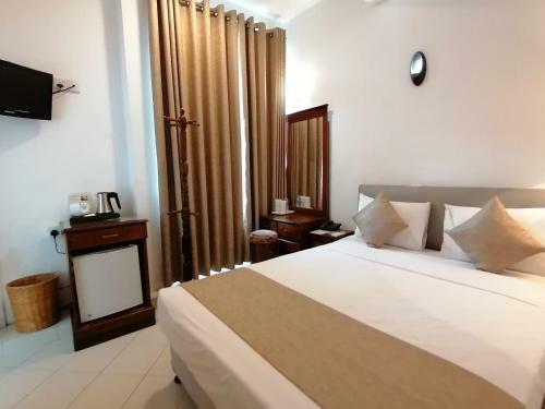 Hostal The Royal Mall