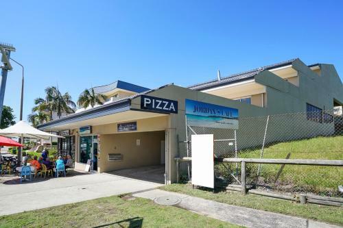 Lakeshore Apartments - Unit 5