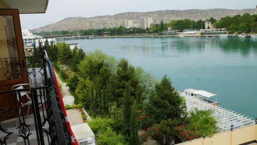 River Side Hotel