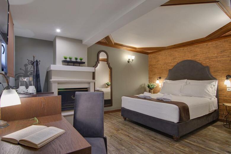 Hotel Frontzou Politia