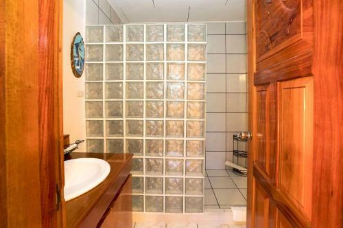 Hotel Crocodile Bay Resort