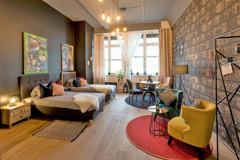 Design Hostel P182