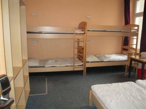 Happy Go Lucky Hotel + Hostel Sch�neberg