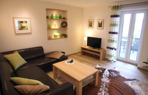 Apartamentos Weingut Herbert Schuler - Ferienwohnungen G�stehaus B�rbel
