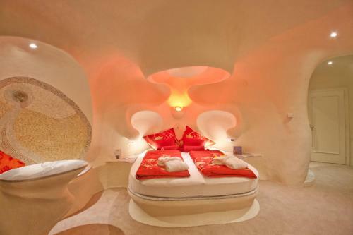 Harmony's Hotel Pr�gant