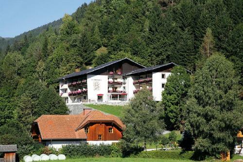 Hostal Hotel Garni Haus Sonnblick