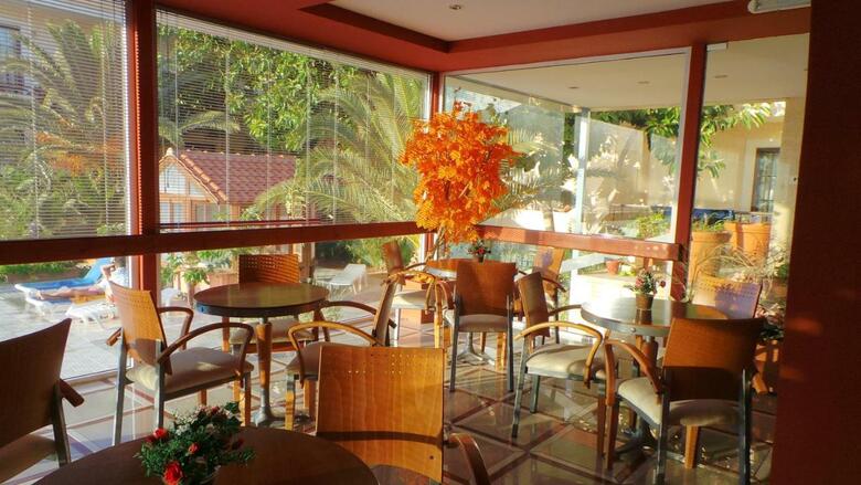 Hotel Seven Stars