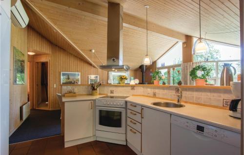 Four-bedroom Holiday Home Humble With A Fireplace 01