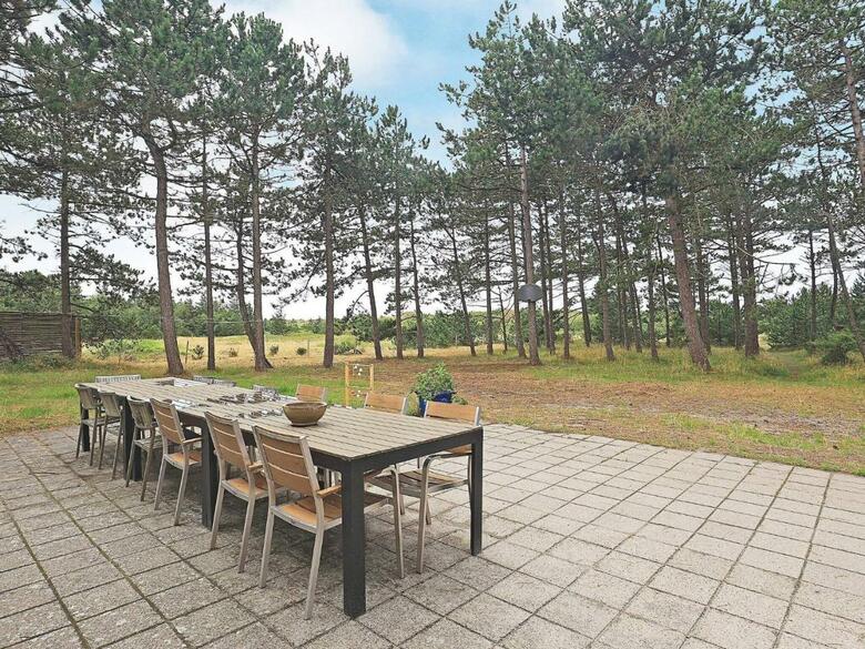 Six-bedroom Holiday Home In Humble
