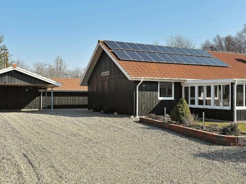 Three-bedroom Holiday Home In Oksb�l 44