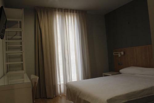 Hotel Hostal Universitat