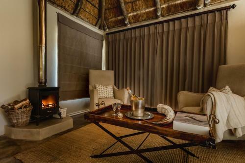 Bukela Game Lodge - Amakhala Game Reserve