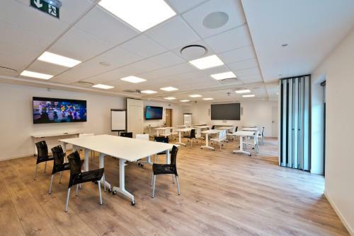 Aparthotel Kyriad R�sidence Cabri�s - Plan De Campagne