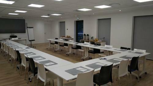 Aparthotel Kyriad R�sidence Cabri�s - Plan De Campagne