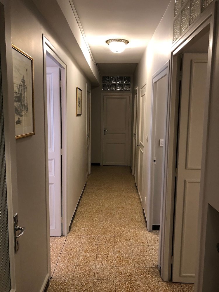 Apartment Carcasses