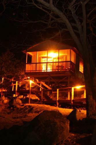 Hostal 5th Seasons Guesthouse