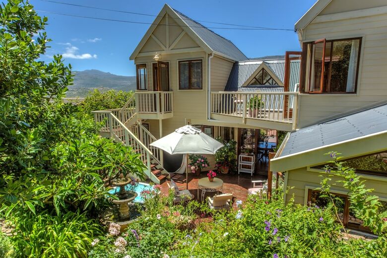 Hostal Tranquility Guest House