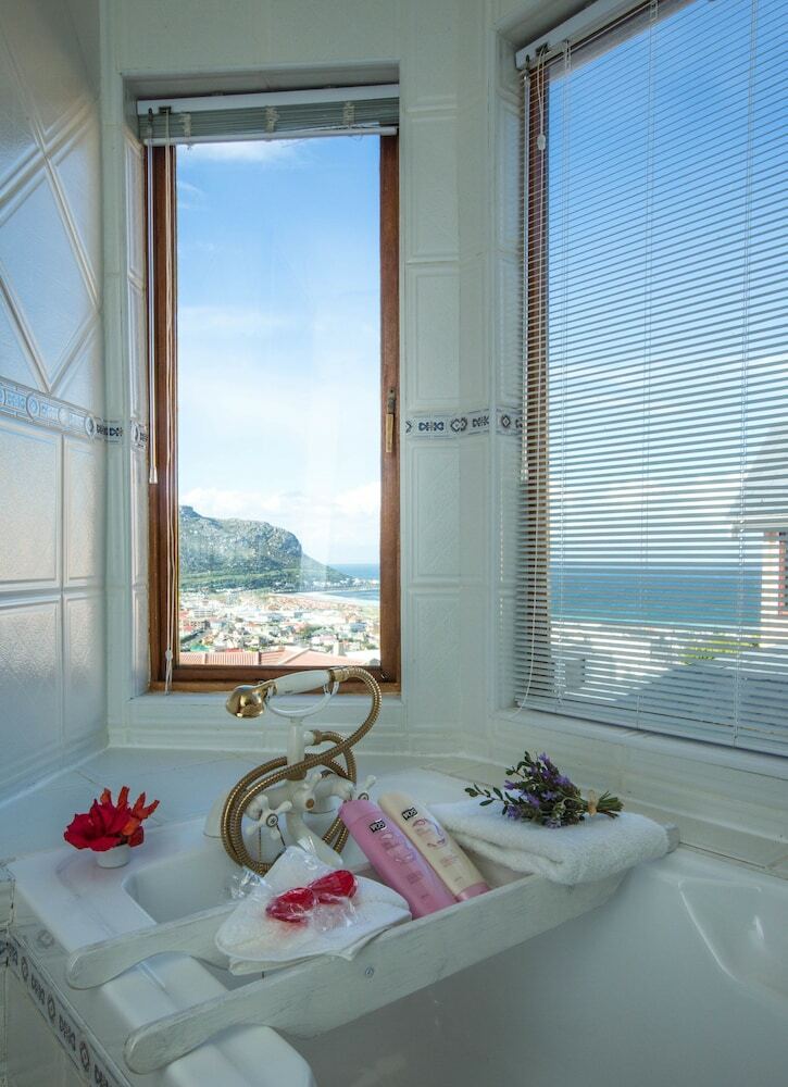 Hostal Tranquility Guest House