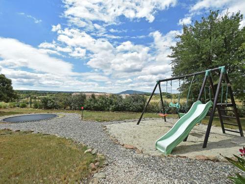 Charming Villa In Escales With Jacuzzi