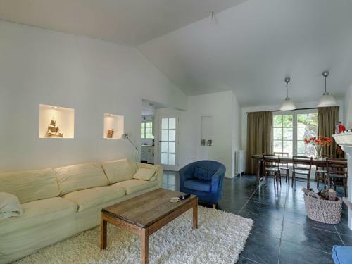 Lovely Villa In Entrecasteaux By The River