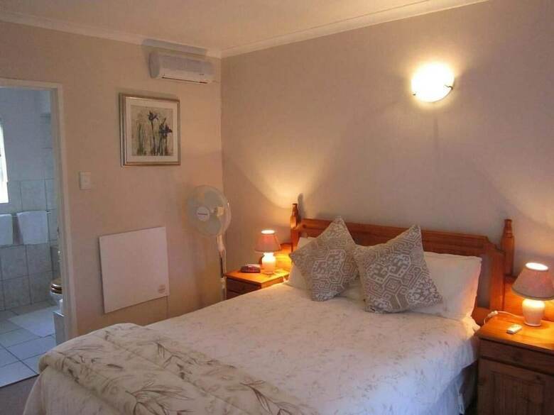 Hostal Two Owls Guest House