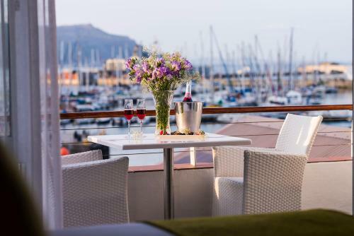 Simon's Town Quayside Hotel